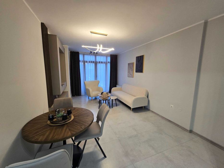 Двустаен апартамент,кв.Дружба 2