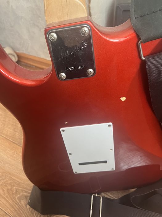 Поодам Электрогитару Yamaha