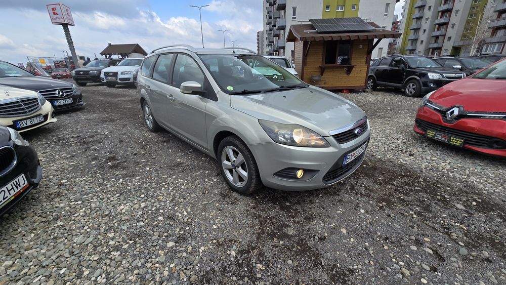 Ford Focus 1.6 benzina 11. 2010