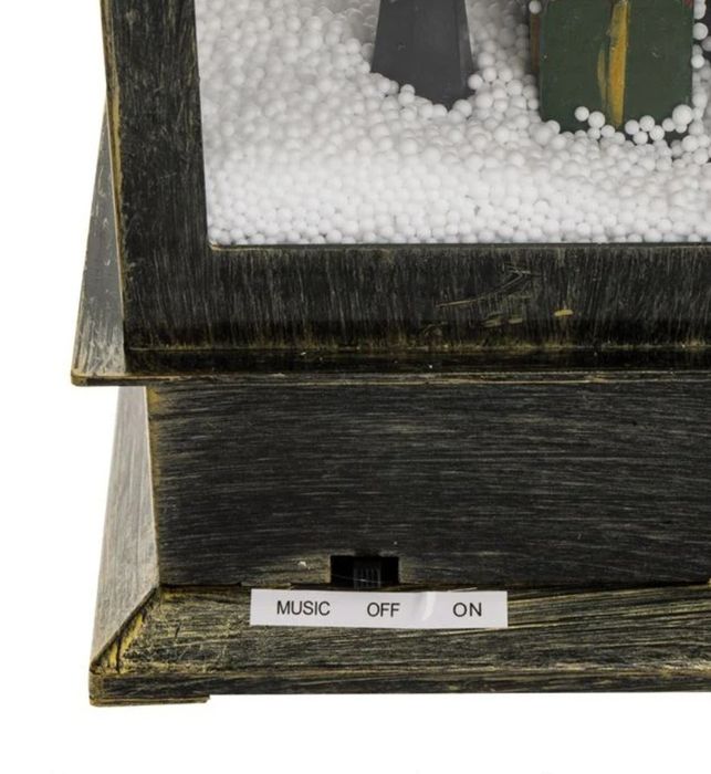 Коледен фенер с Дядо Коледа, със светлина и музика – 16.5×16.5×34 cm