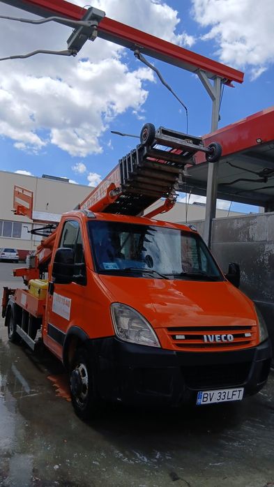 Lift girafa,  lift exterior pana la etajul 8, de ridicat panouri,țiglă,  mobilă, mutari