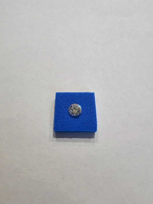 Естествен диамант с тегло 0,42 ct. и GIA сертификат