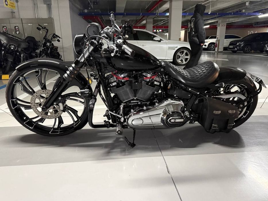 Harley Davidson breakoutГод 2020
Пробег 14.200км
Цена 27.000$ сип

Год
