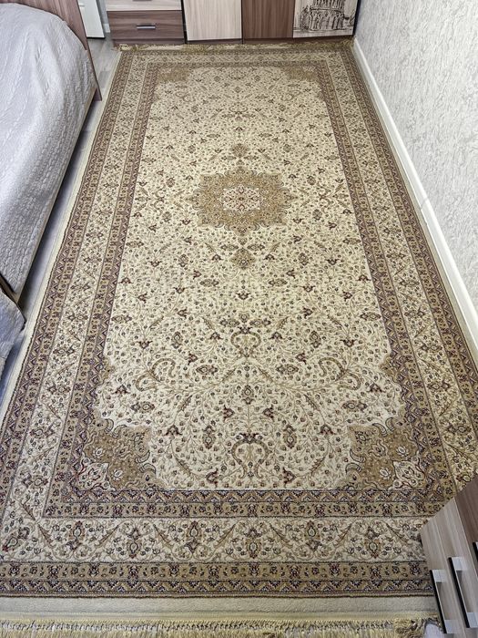 Продам ковер б/у 2м*4м