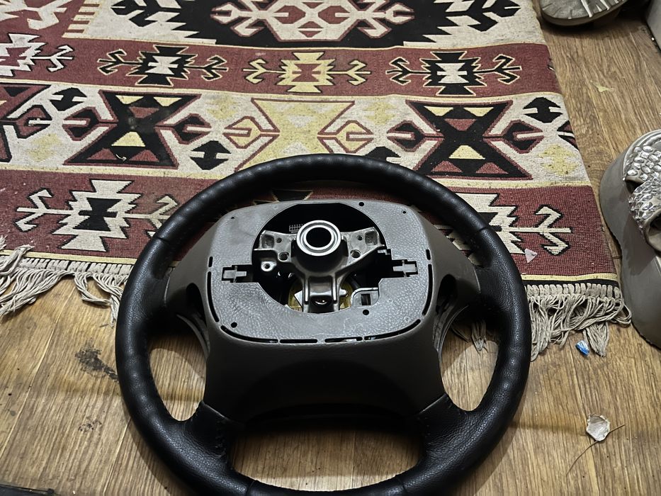 Руль на крузак100 , камри