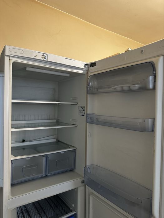 Indesit A+ class халдилник с фризер