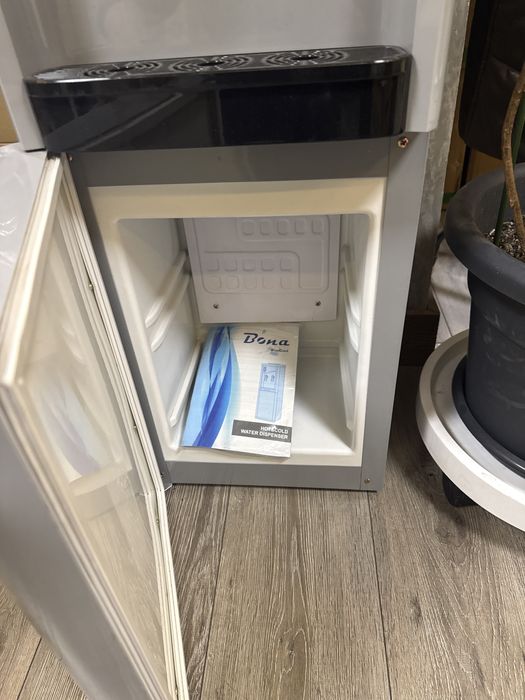 Диспенсер с холодилтником