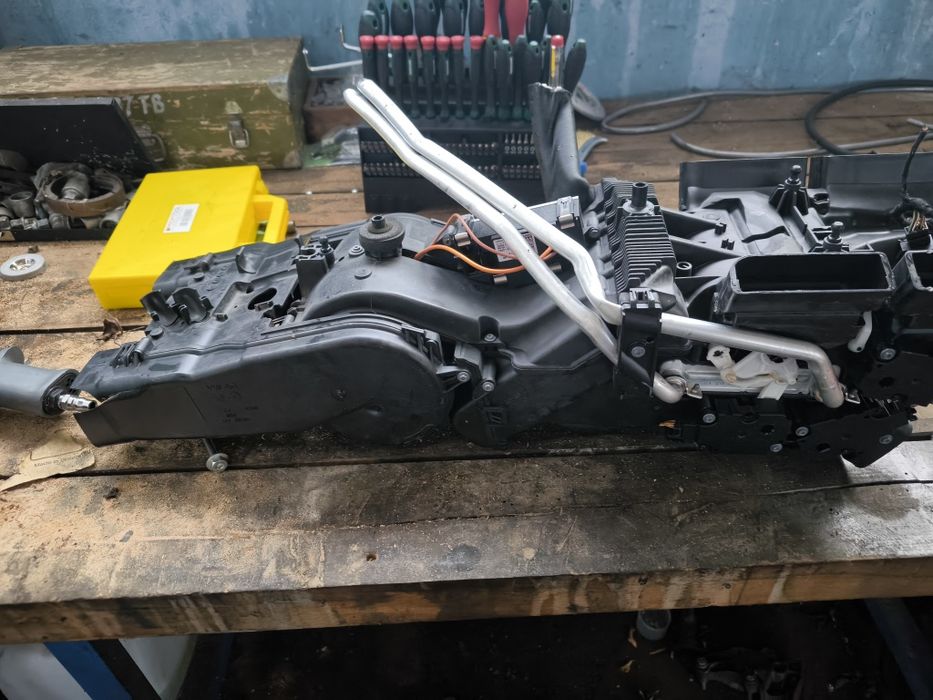 Конзола парно Audi A8 D4