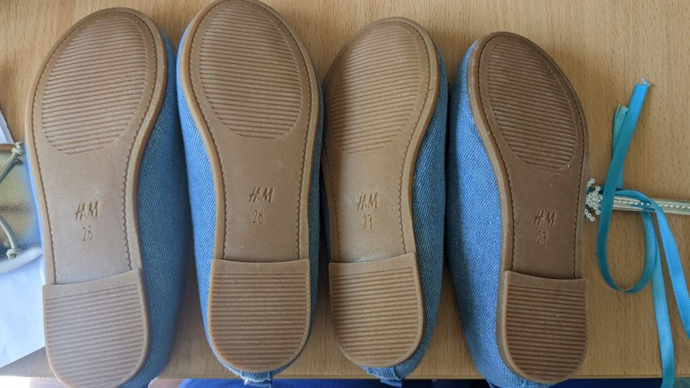 Vand pantofi H&M, noi, tip balerini, masurile  27, 28