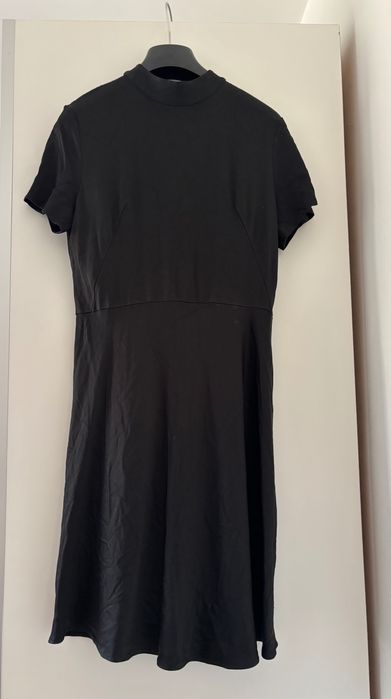 Къса сатенена черна рокля Hugo Boss