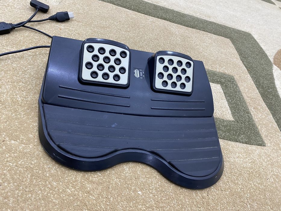 Продам руль с педалем