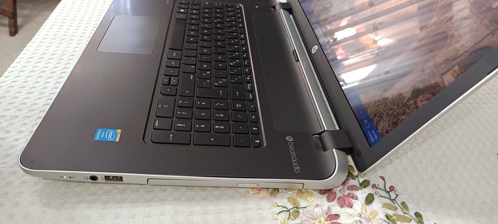Laptop Hp Pavilion NoteBook Intel Generatia 4 SSD  Ram 8 Gb Impecabil 17 Inch 43 Cm