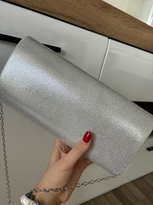 Дамска “клъч” чанта, сребърна