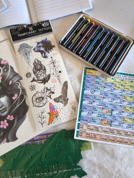 Училищни тетрадки, комплект, временни татуировки и др..