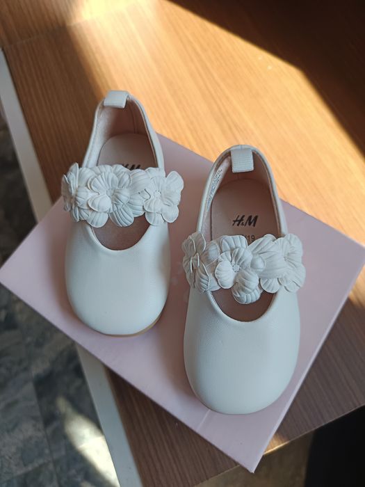 Нови обувки на HM