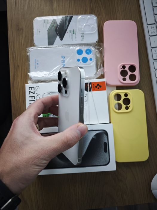 Apple iPhone 15 Pro – 1TB, White Titanium | 86% батерия | Като нов