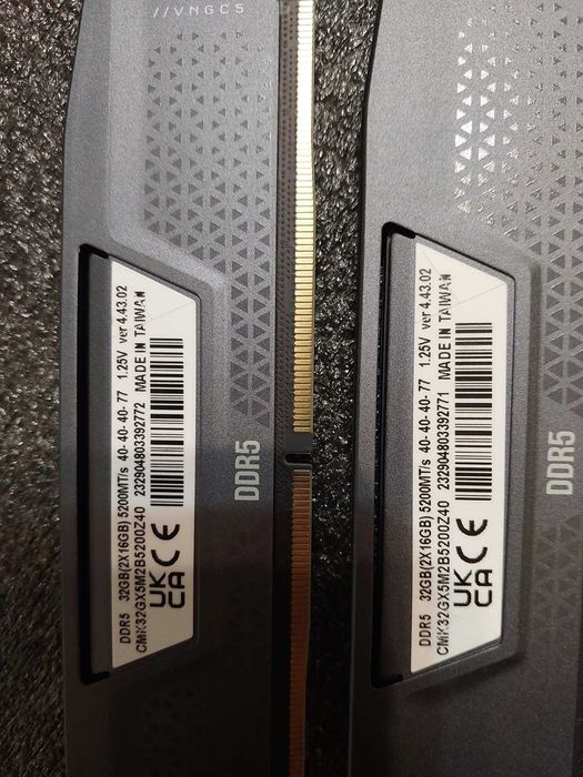 32GB DDR5 5200MT/s CL40 - Corsair Vengance (EXPO, XMP)