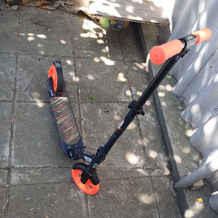Vând trotineta OXELO  MID 7
