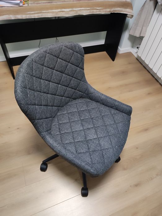 Офис стол PEBRINGE тъмносив текстил/черн
Артикул: 3670059