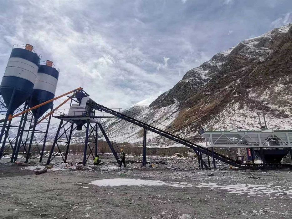 Бетонные заводы 35m3/h-180m3/h есть в наличии Сервис-10 год