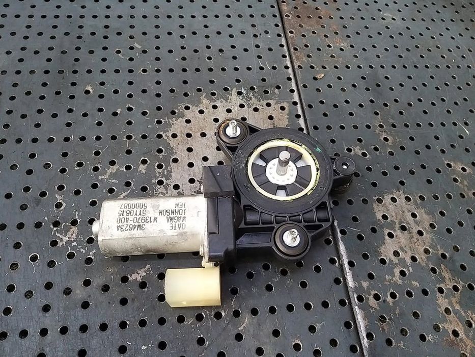 Motoras macara dreapta spate bmw seria 3 f30 m13970a00
