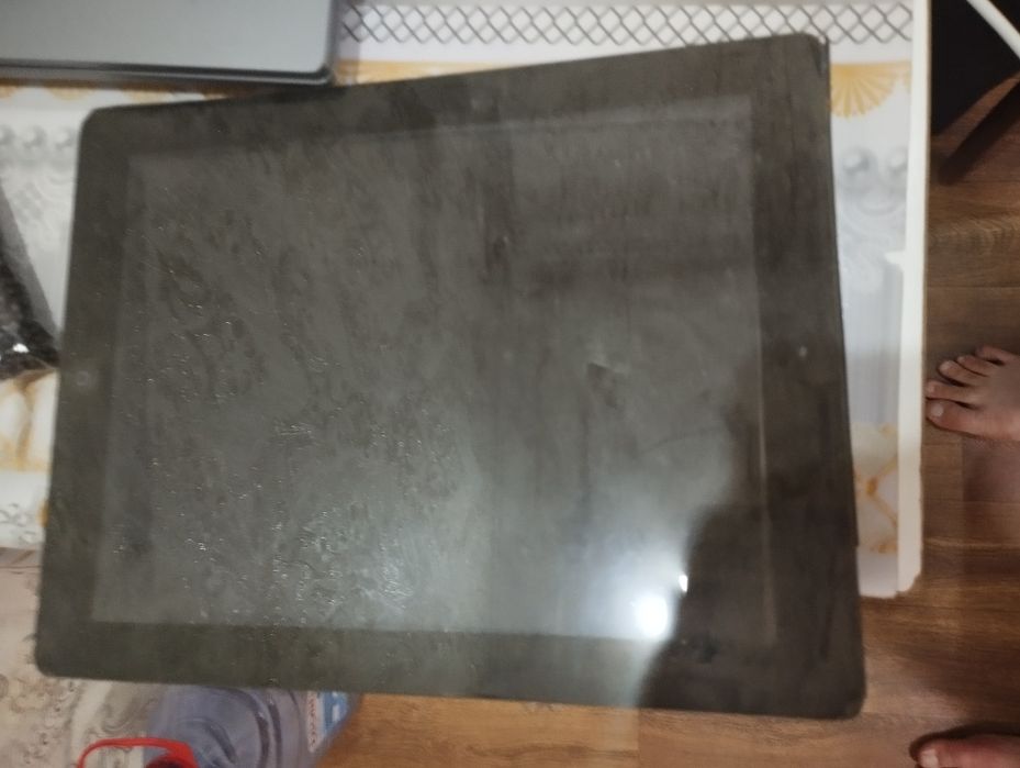 ipad надо батарею менят в остальном рабочий