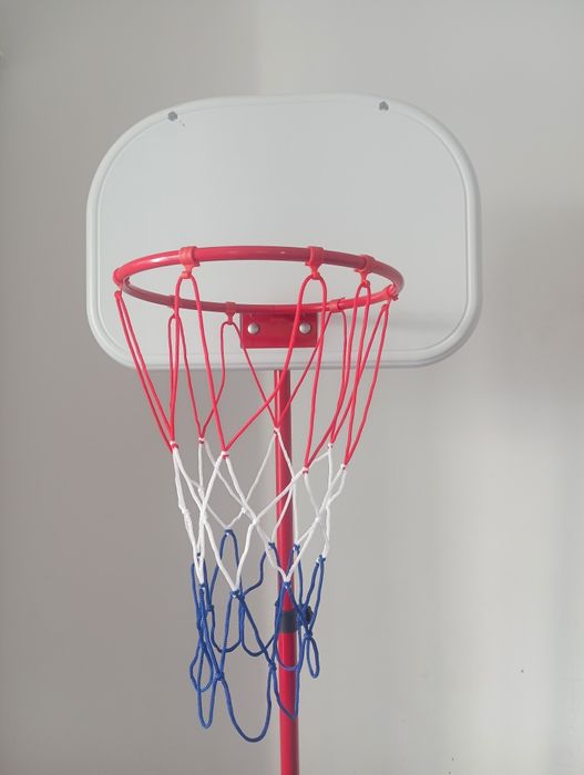 Bolalar uchun basketbol savati sotiladi! O'ynash uchun tayyor holatda