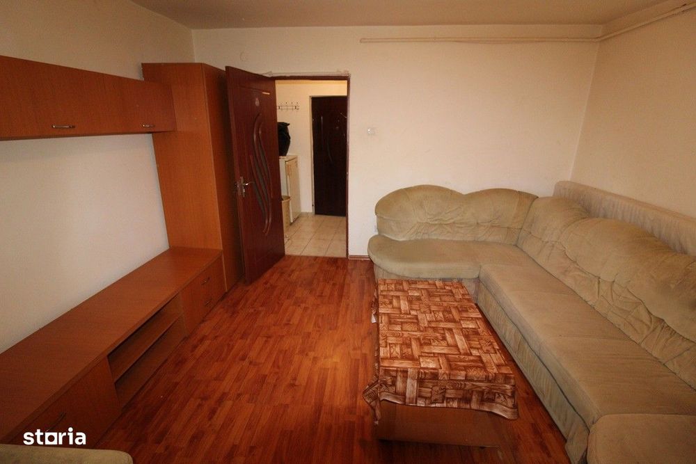 Vând garsonieră în Hunedoara, zona Micro1-Str.Poștei/Union, 28mp...