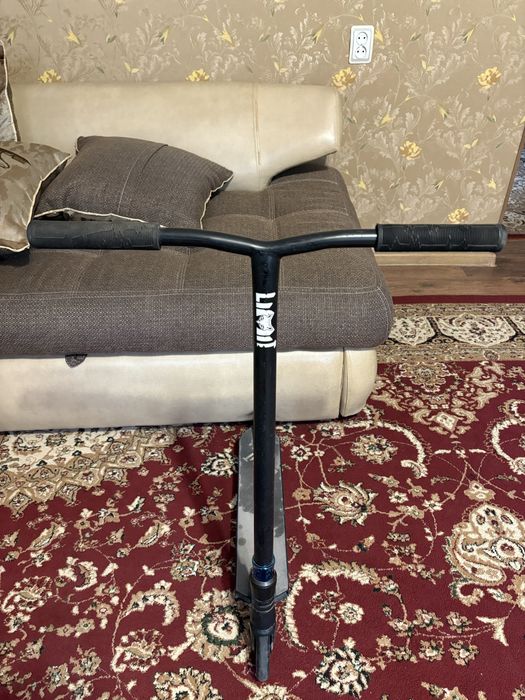 Трюковой самокат Limit LMT66J Black/Neochrome (2021)