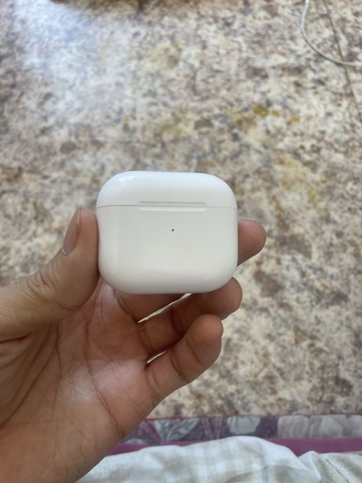 Продаю наушник отлично работает