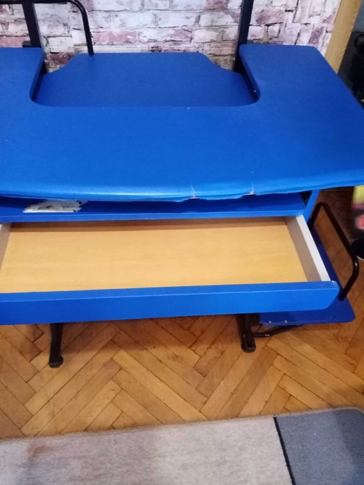 компютърна маса на две нива