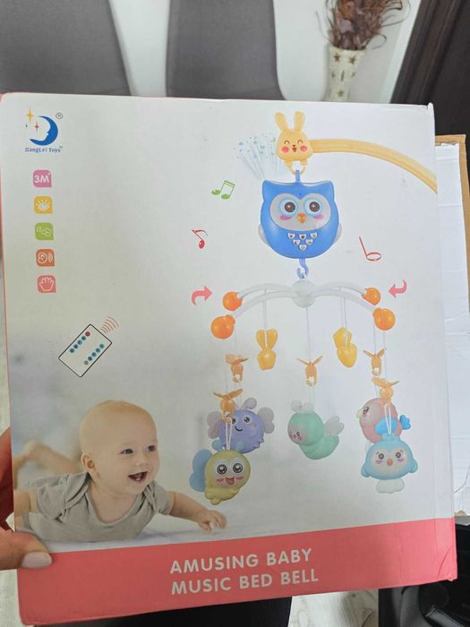 музикална играчка за легло