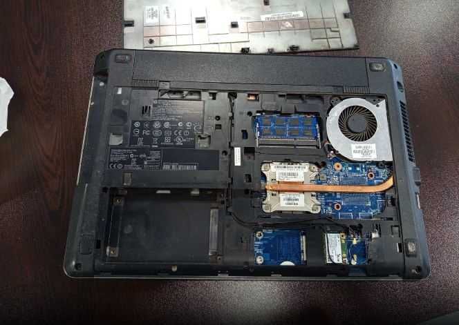 Два лаптопа за части