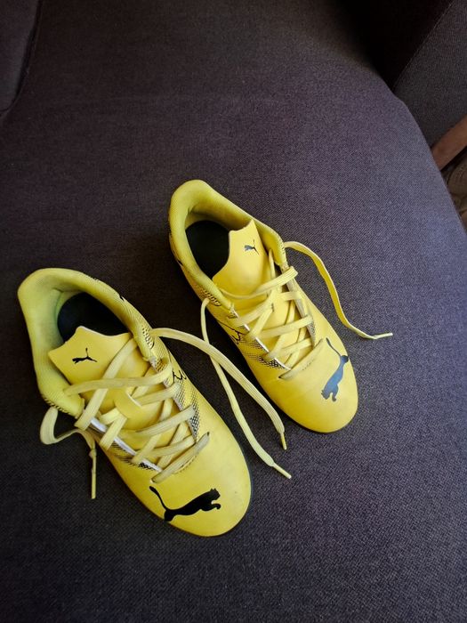 Бутонки за момче