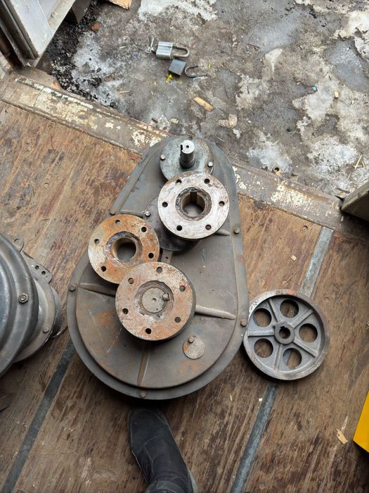 Редукторы Моторы Вивраторы XWD