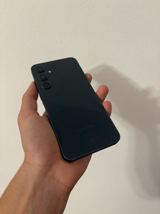 Samsung A55 256GB черен+подарък калъф