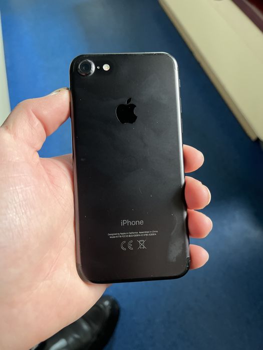 Айфон 7 в хорошом состоянии