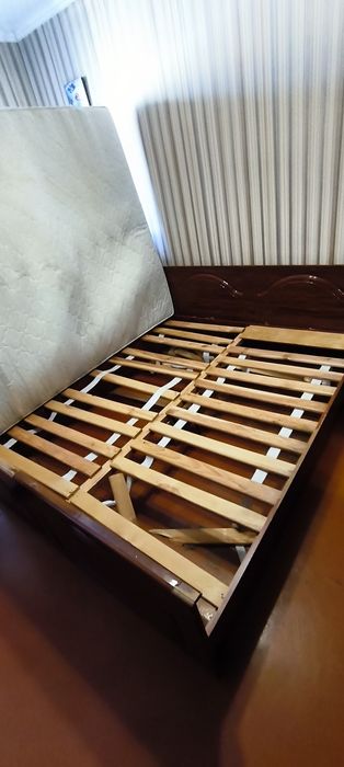 Матрас с кроватью