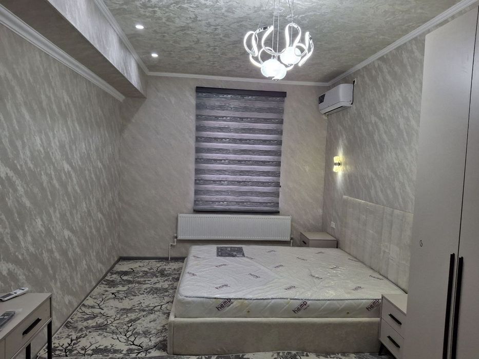 Сергелийский район, рядом со станцией метро «Сергели».