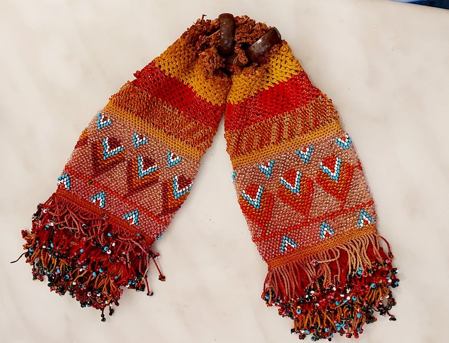 Saculeti de bani lucrati manual tinuti de boieri la brau 180 ani