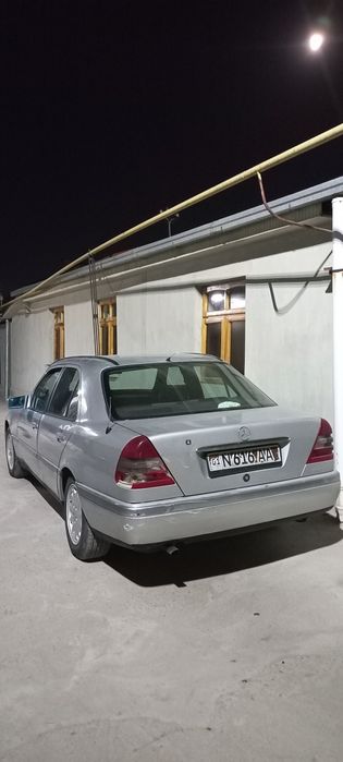 Машина мерседес 202