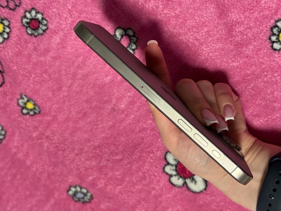 Продам Айфон 15 про макс 256гб