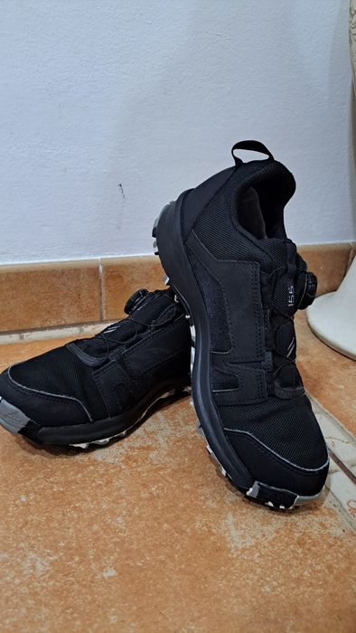 Adidas Terrex masura 37,5. Negri