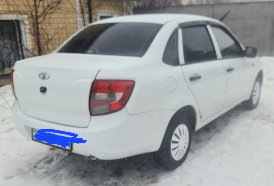 Машина Lada Granta