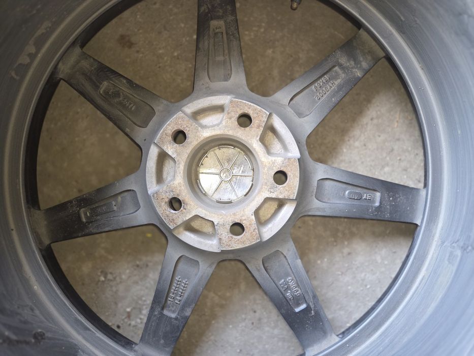 Продам диски R18 Vossen