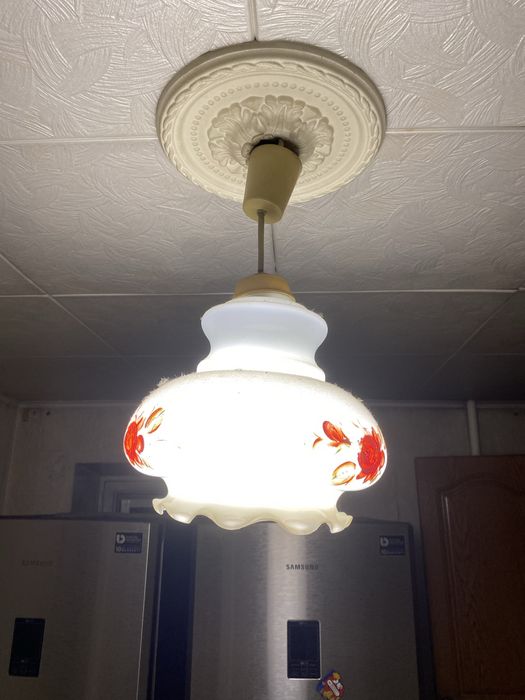 Продам люстры