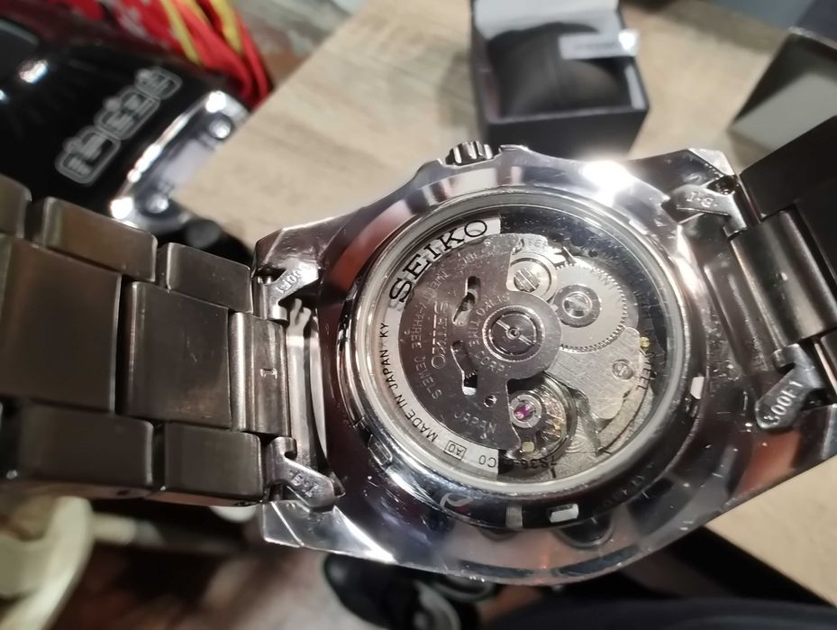 Seiko 5 Sport SNZF15J1 Pepsi Sea Urchin