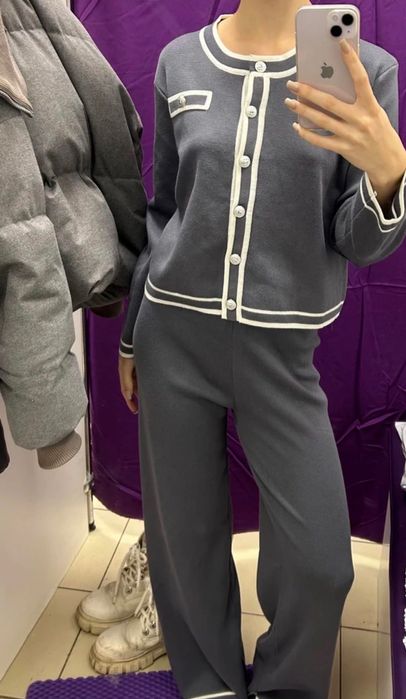 Костюм серый трикотажный
