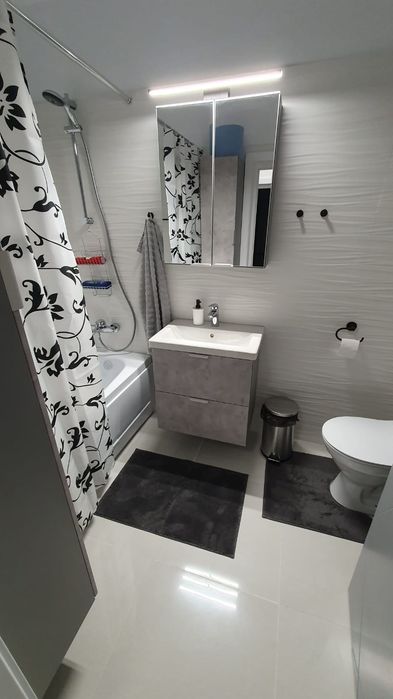 Inchiriez apartament 2 camere White Tower