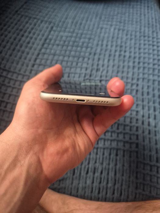 iPhone 11 128GB White